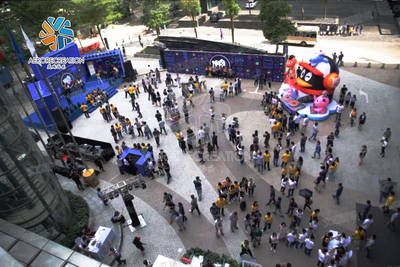 腾讯19周年庆，快乐家族充气造型 05.jpg